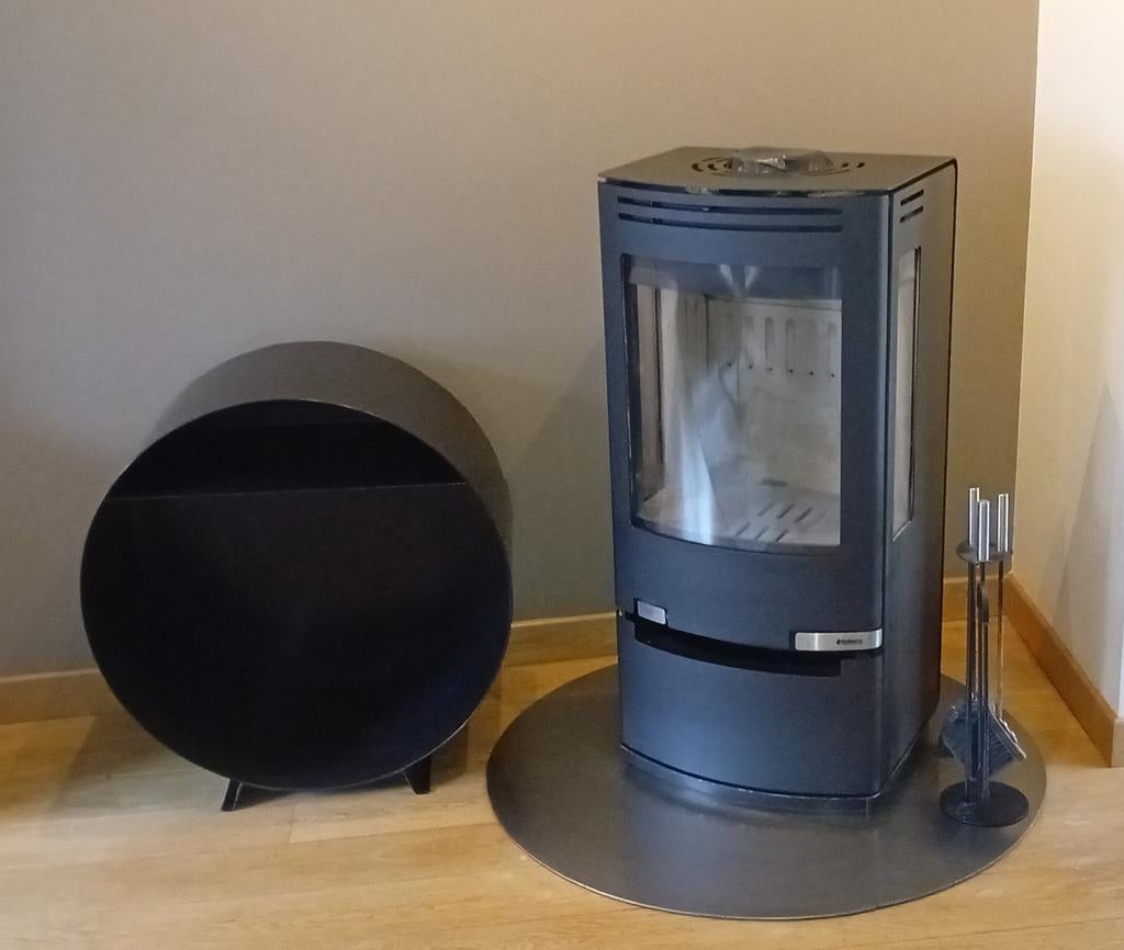 Feu au bois noir, Aduro, avec accessoires et porte bûches, Enlèvement, Bois