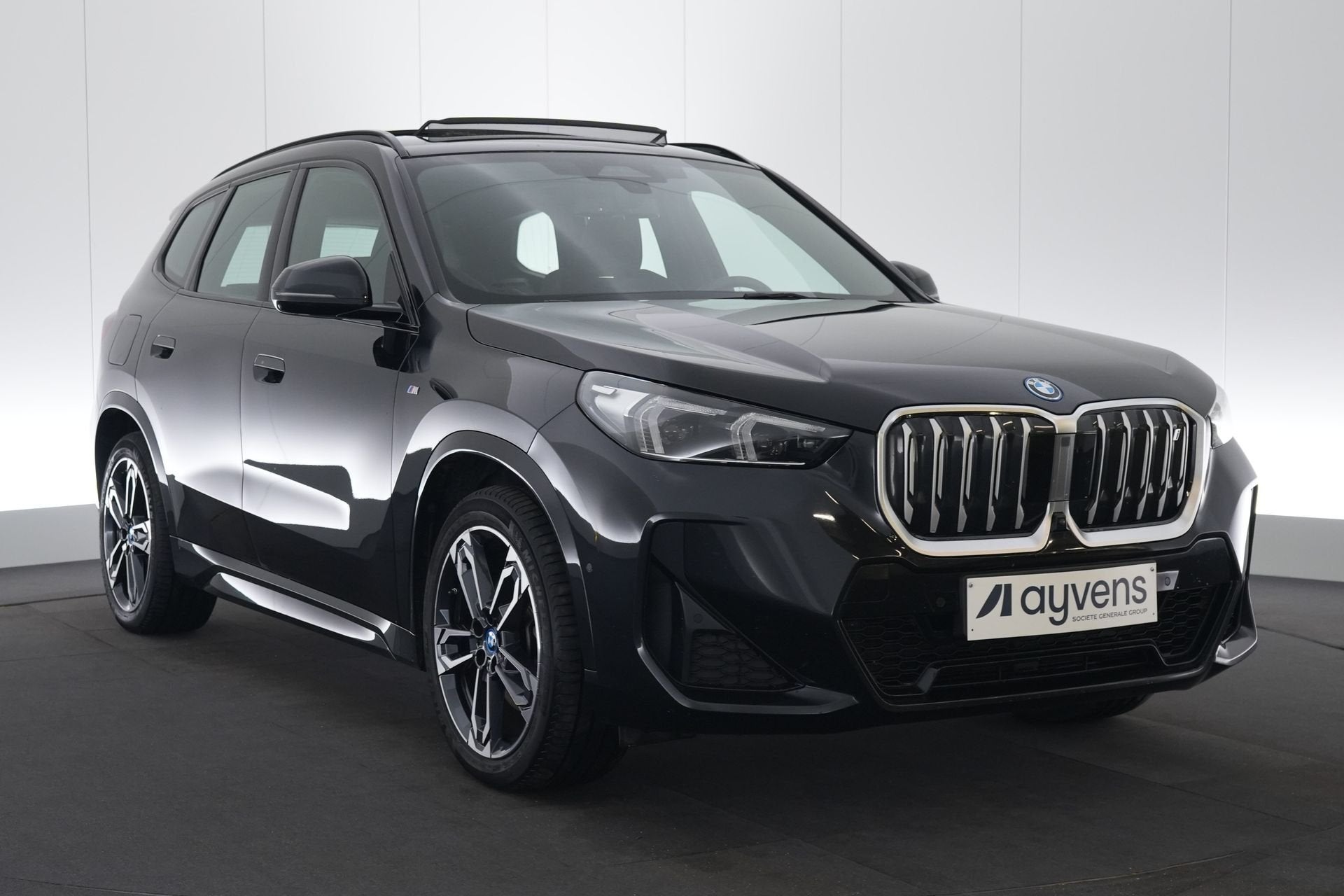 (2EAC150) BMW IX1, Autos, https://public.car-pass.be/vhr/f526b420-fe2f-4f7d-8e9b-c8ec5f22d6b3, Entreprise, Carnet d'entretien