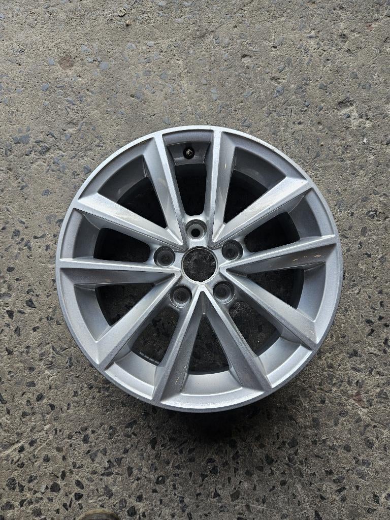 Jante Renault Clio, 40 300 2460R - 16 pouces - 5 boulons, Autos : Pièces & Accessoires, Enlèvement ou Envoi, Renault
