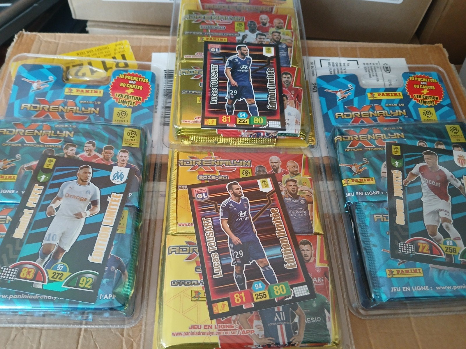 Panini Adrenalyn voetbal 2019/19, Ophalen of Verzenden, Nieuw, Meerdere stickers