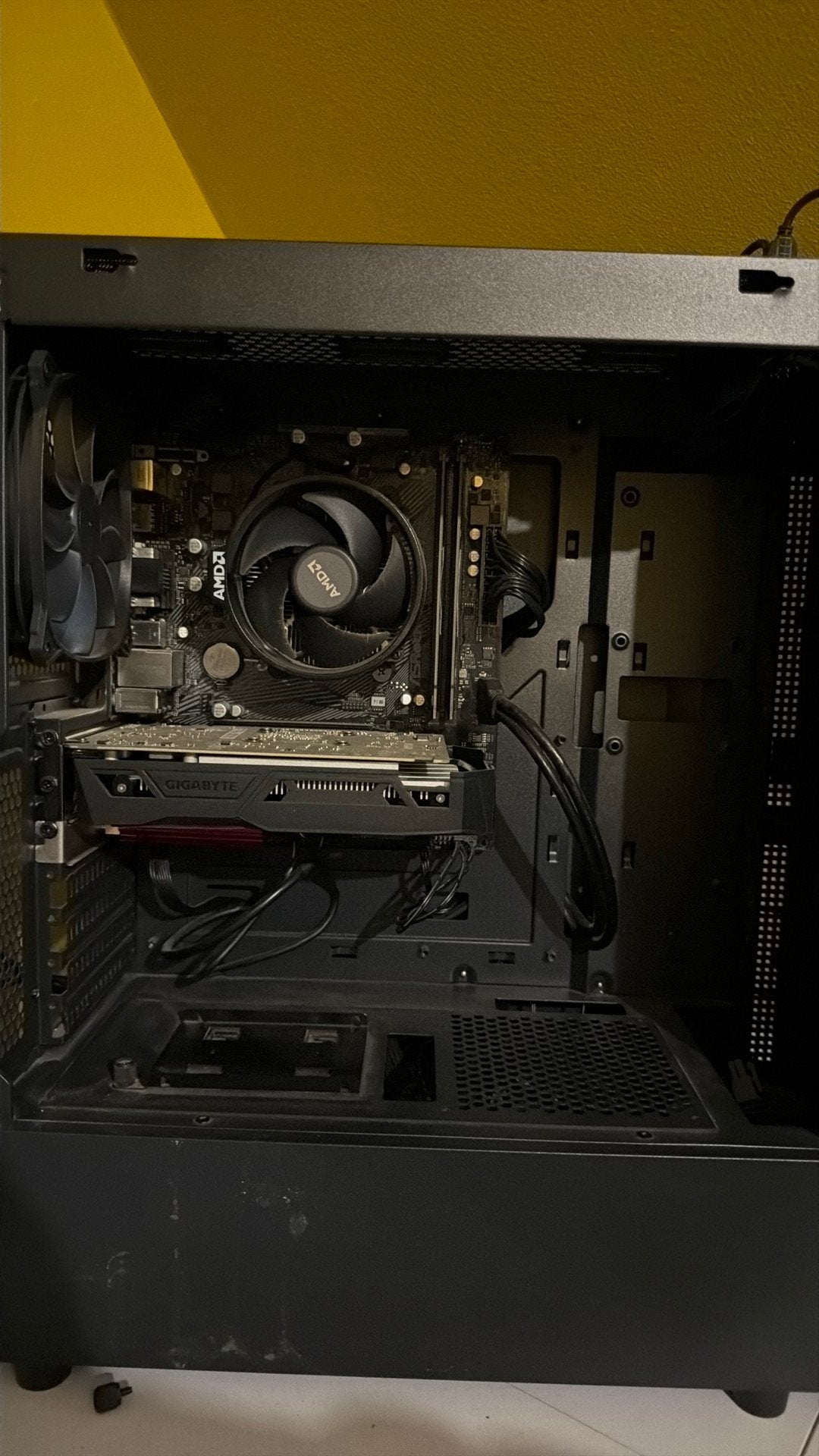 Gaming pc met toetsenbord en muis, Computers en Software, Desktop Pc's, Ophalen, Zo goed als nieuw, Gaming, SSD