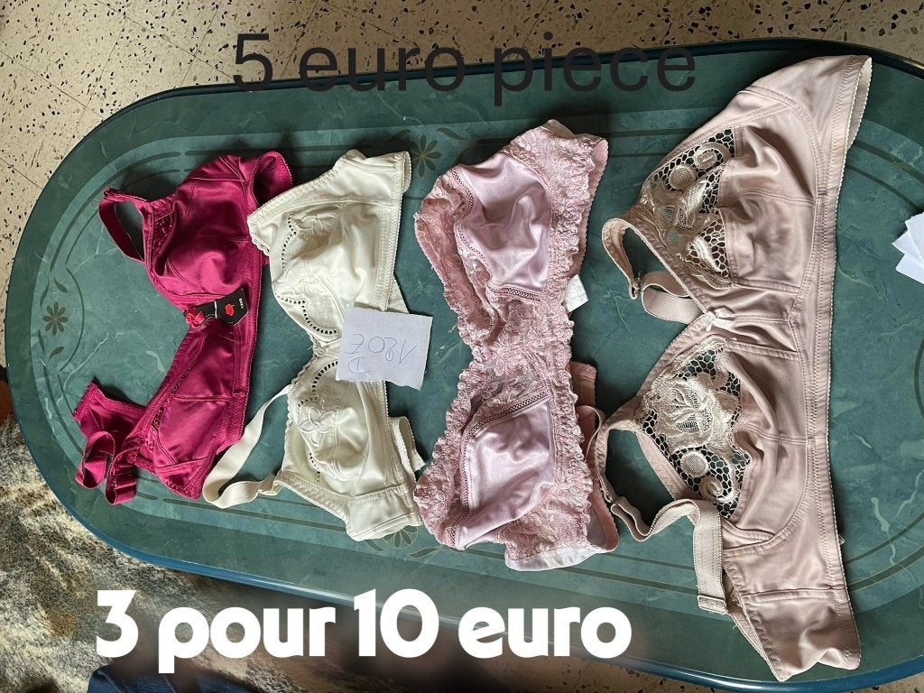 soutien gorges 105 ET 110 ET 120 POUR 5 euro piece, Enlèvement, Multicolore, Soutien-gorge