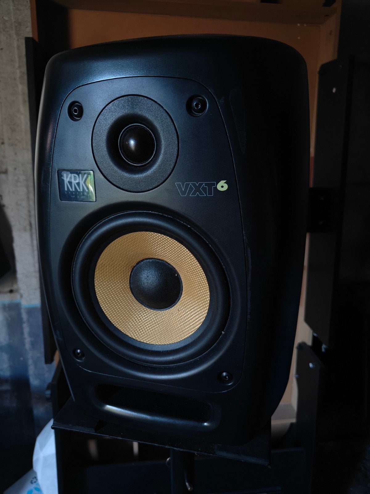 KRK VXT 6 met stand, Ophalen, KRK