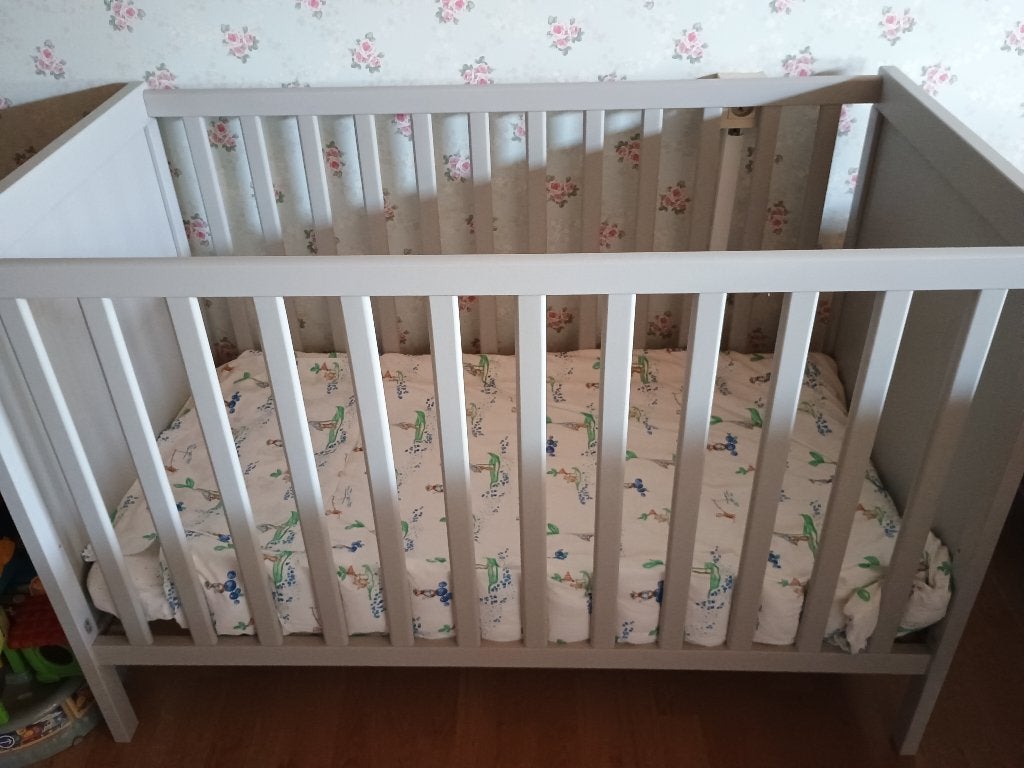 babybed, Kinderen en Baby's, Ophalen, 85 tot 100 cm, Zo goed als nieuw, Minder dan 140 cm