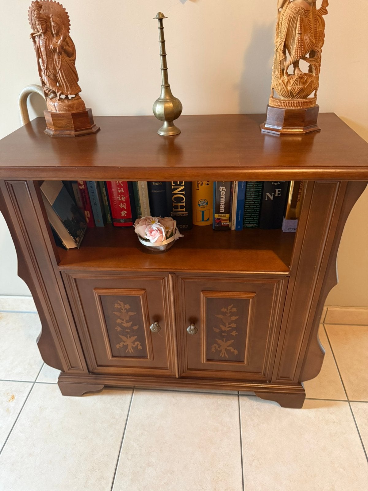elegante bruine kast met open boekenrek, Huis en Inrichting, Ophalen, Zo goed als nieuw