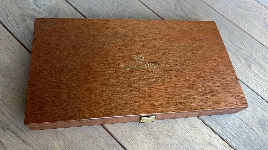 NESPRESSO — HOUTEN KISTJE VOOR CAPSULES, Nespresso, Ophalen of Verzenden, Zo goed als nieuw, Capsulehouder