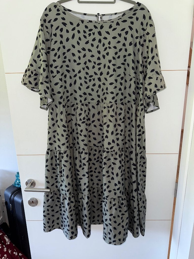 Robe Shein Curve kaki à motifs noir, Kleding | Dames, Grote Maten, Overige kleuren, Jurk, Nieuw, Ophalen of Verzenden