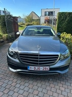 Mercedes E200 Avantgarde plus Luxury pakket buiten, Auto's, Automaat, Achterwielaandrijving, 4 cilinders, Leder en Stof