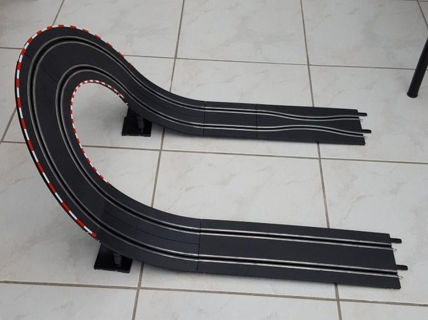 Carrera Go: survol + goulot d’étranglement, Enfants & Bébés, Jouets | Circuits, Électrique, Enlèvement ou Envoi, Carrera, Circuit