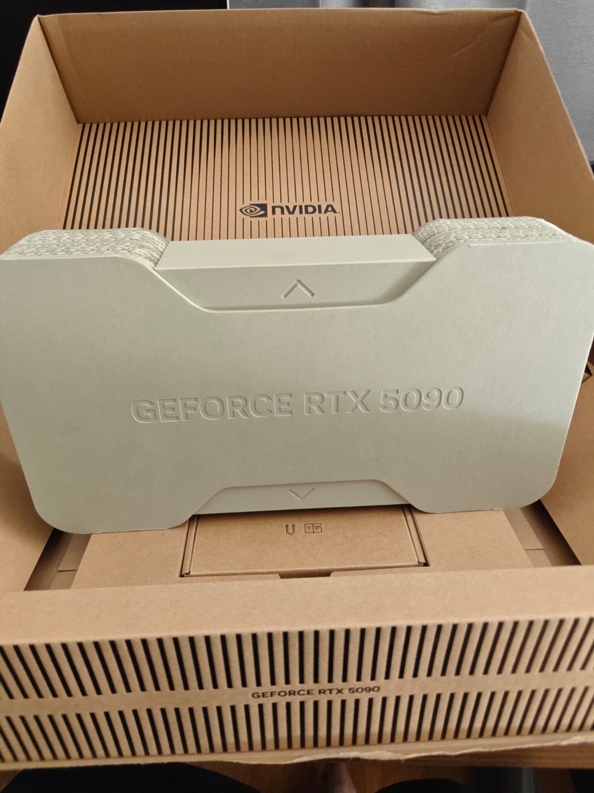 RTX 5090 Founders Edition, Ophalen, Nvidia