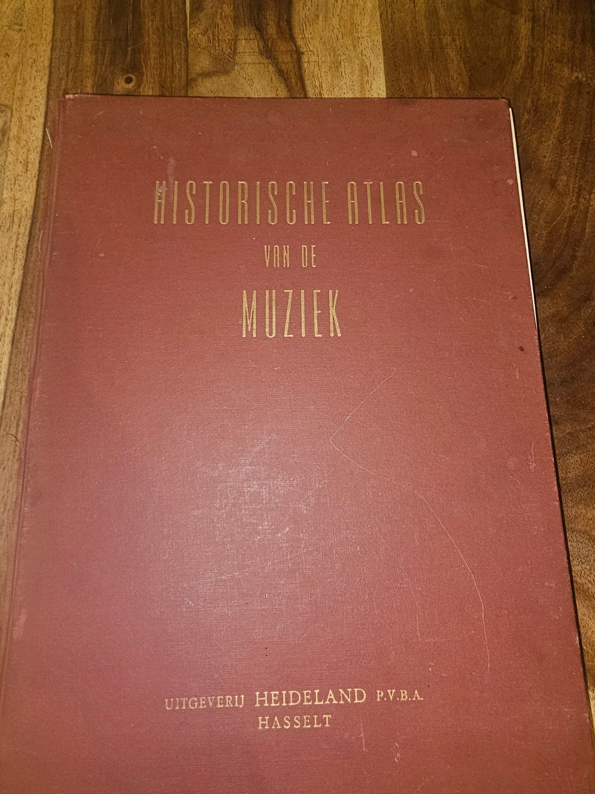 Atlas historique de la musique, Livres, Histoire nationale, Enlèvement