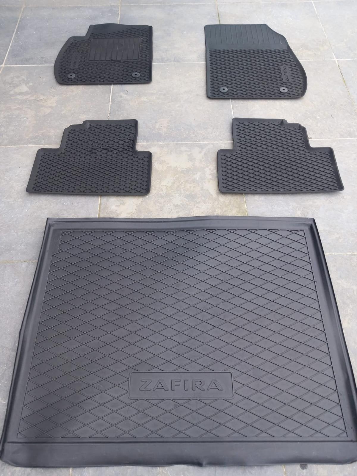 Rubber automatten Opel Zafira, Ophalen