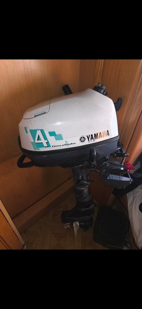 Moteur hors bord yamaha 4cv, Sports nautiques & Bateaux, Moteurs Hors-bord & In-bord, Comme neuf, Moteur hors-bord, Moteur à quatre temps