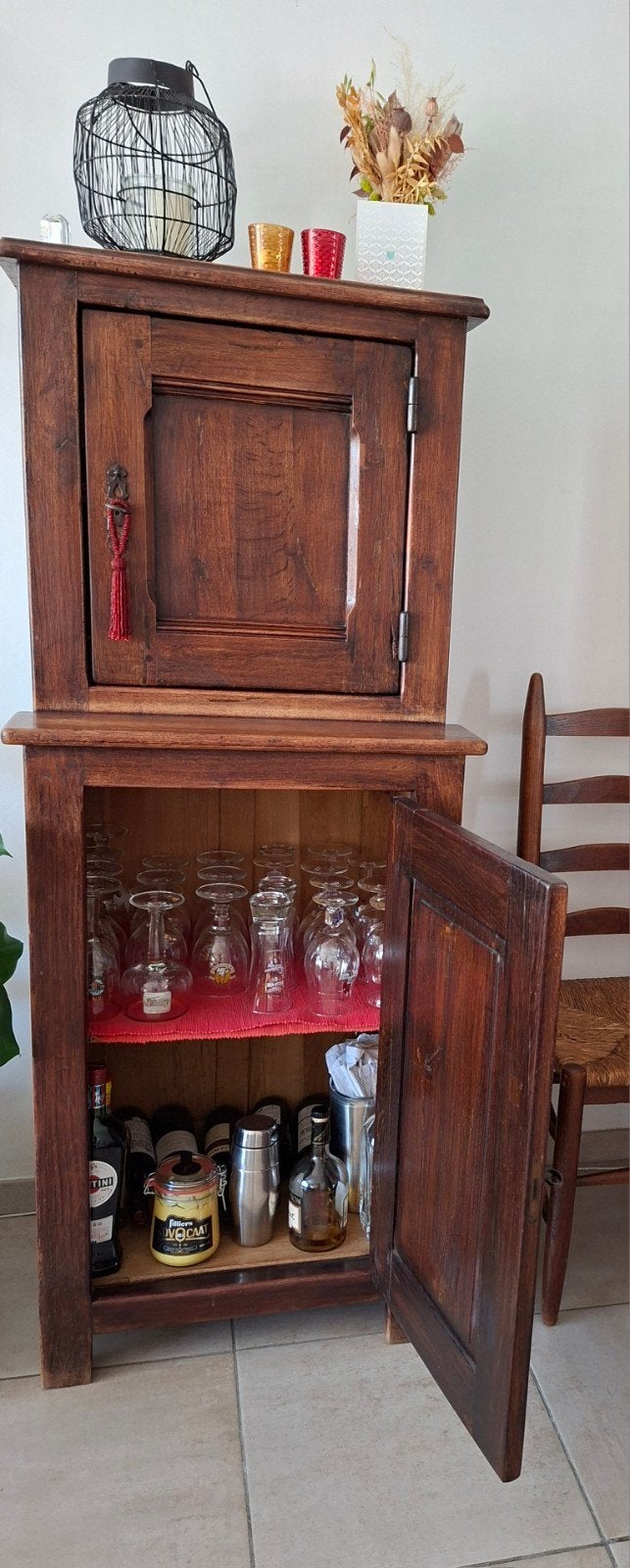 Belle armoire de bar, Enlèvement