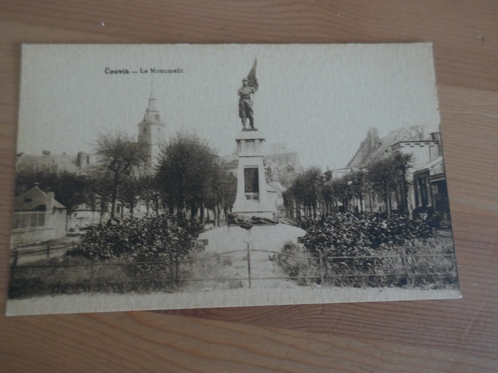 couvin le monument, Verzenden, Ongelopen, Namen