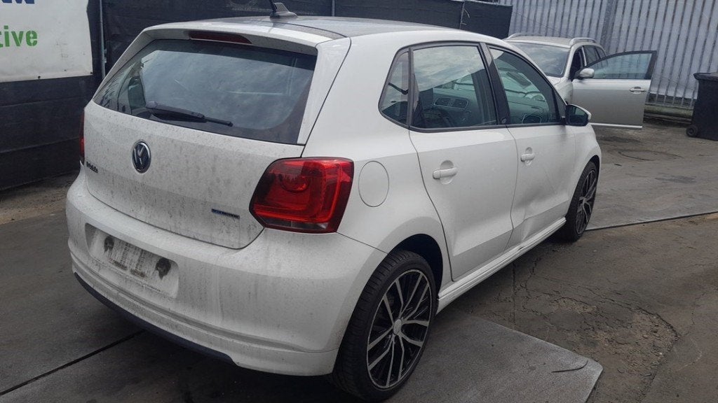 FEU ARRIÈRE DROIT Volkswagen Polo V (6R) (01-2009/05-2022), Autos : Pièces & Accessoires, Volkswagen, Volkswagen AG, Utilisé, Kundenbetreuung@volkswagen.de