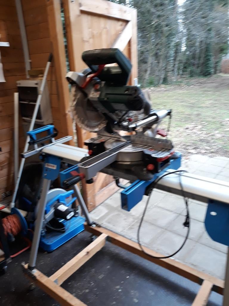 Afkort- en verstekzaag METABO KGS 216 M, met onderstel, Doe-het-zelf en Bouw, Ophalen, Gebruikt, Afkortzaag, Metabo