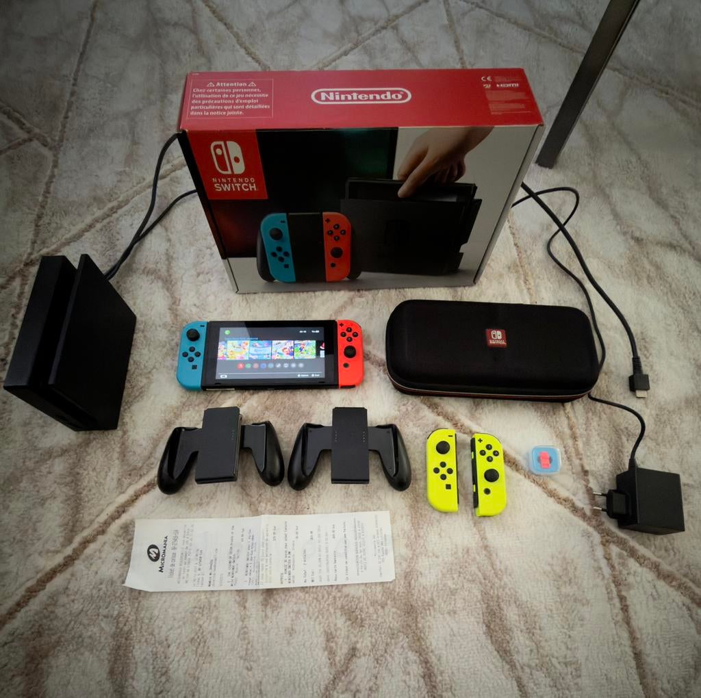 Nintendo Switch met alle toebehoren en leuke familiegames, Games en Spelcomputers, Ophalen, Zo goed als nieuw, Met harde schijf