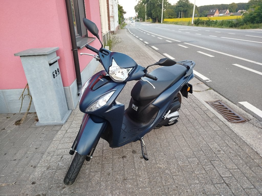 Honda vision 110 1900km, Motos, Motos | Honda, Particulier, Scooter, jusqu'à 11 kW, 1 cylindre, Automatique, Occasion, Occasion