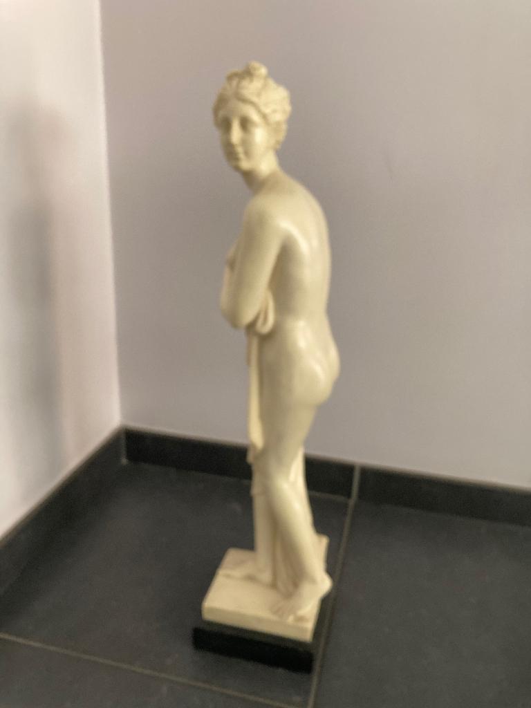 Gesigneerd Santini Aphrodite-beeldhouwwerk, Antiek en Kunst, Kunst | Beelden en Houtsnijwerken, Ophalen, 50 - 100 cm, Wit, Beeld
