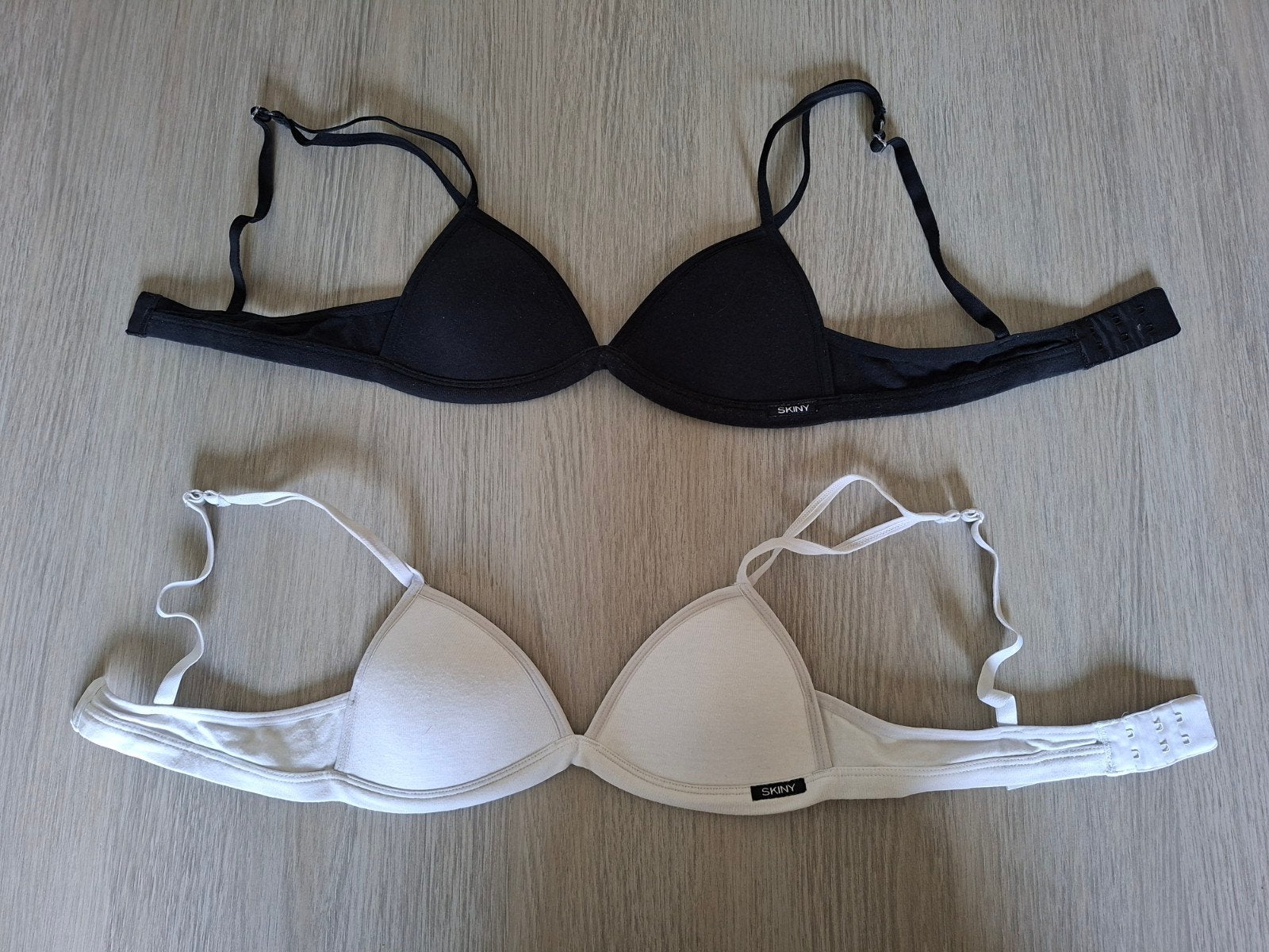 Eerste bh'tjes Skiny 164, Enfants & Bébés, Vêtements enfant | Taille 164, Comme neuf, Vêtements de nuit ou Sous-vêtements, Fille