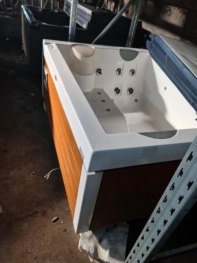 Jacuzzi gratis geplaatst en 1j garantie, Tuin en Terras, Zwembad-toebehoren, Verzenden