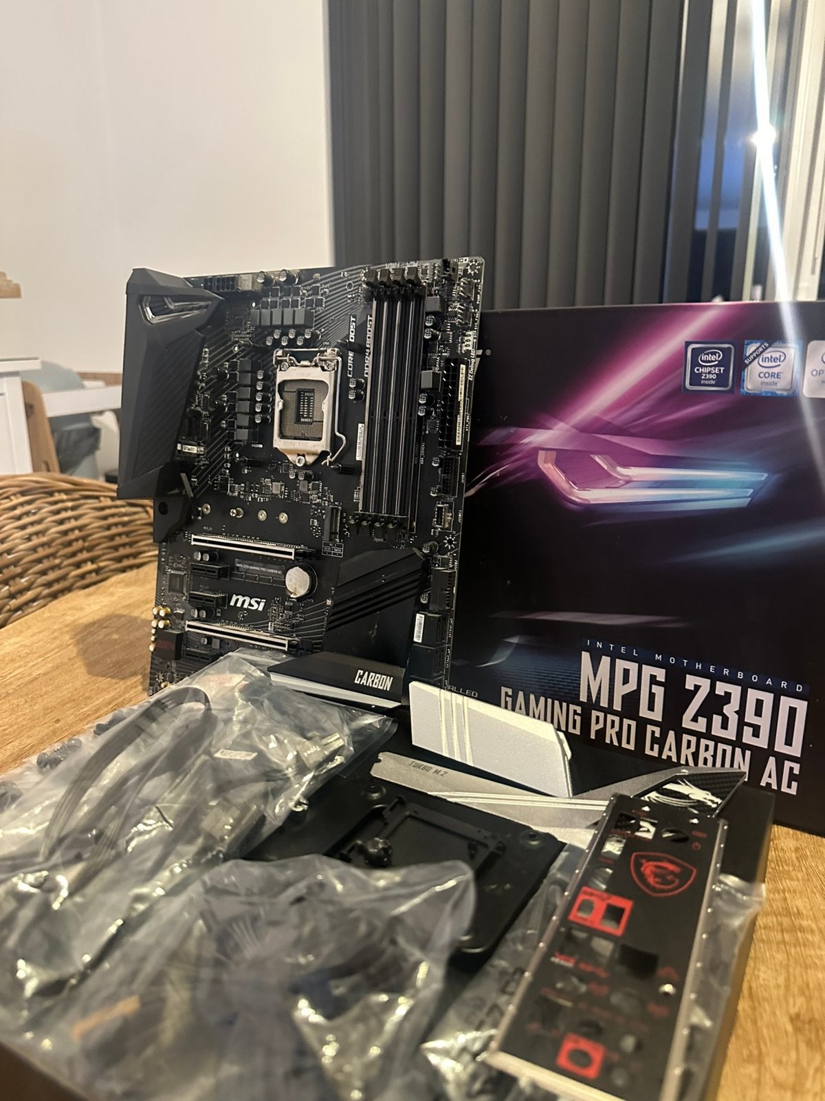 MSI MPG Z390 GAMING PRO CARBON AC – Intel Z390 Moederbord, Computers en Software, Ophalen of Verzenden, Gebruikt, Intel, DDR4