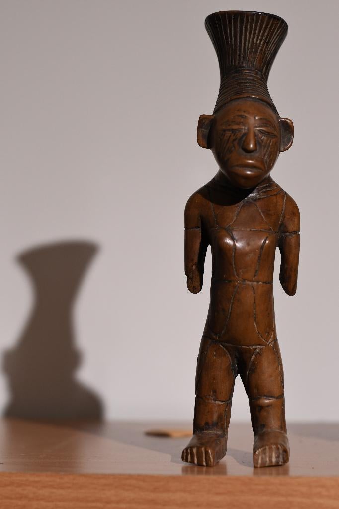 Vrouwelijk mangbetu beeld, Antiek en Kunst, Ophalen of Verzenden