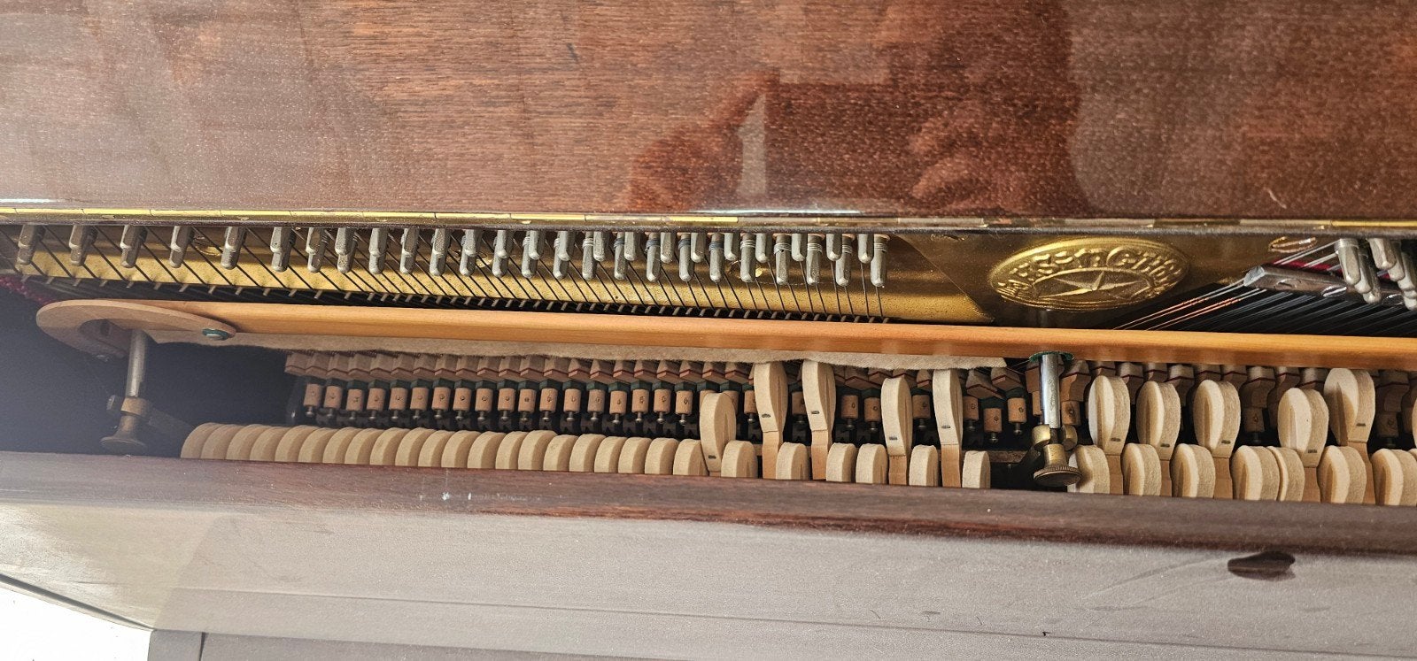 Piano droit Hsinghai brun, à enlever, Enlèvement, Brun, Piano