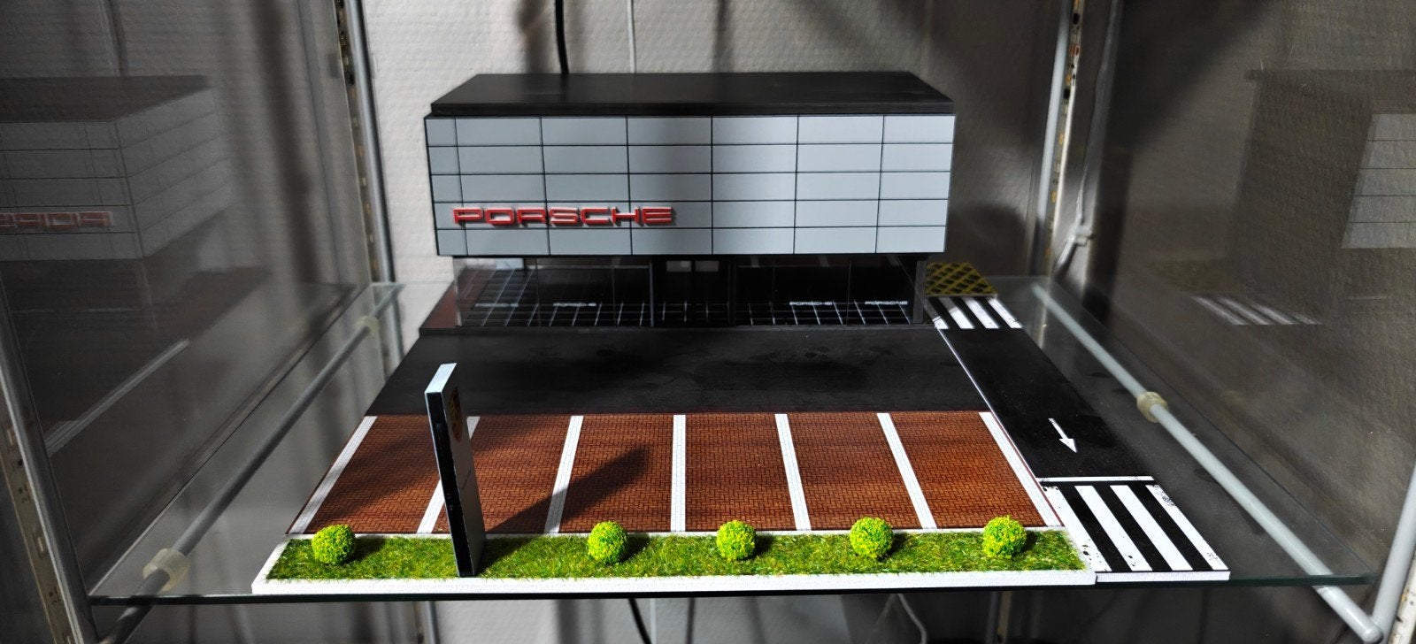 Gfans porsche diorama 1:64, Hobby en Vrije tijd, Modelbouw | Figuren en Diorama's, Ophalen, Nieuw, 1:50 of kleiner, Diorama