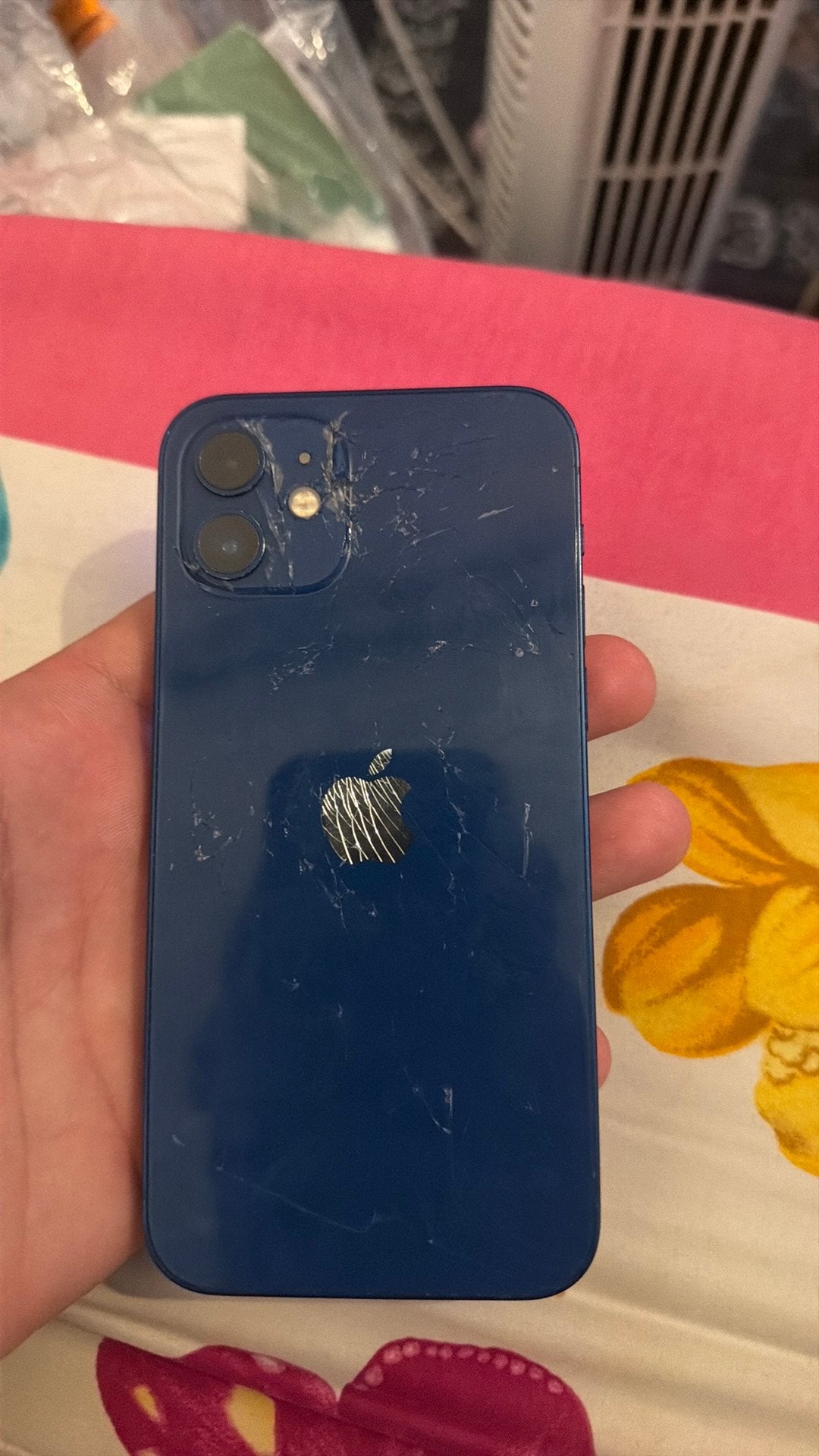 Iphone 12, Telecommunicatie, Mobiele telefoons | Hoesjes en Screenprotectors | Apple iPhone, Ophalen, Zo goed als nieuw, IPhone 12