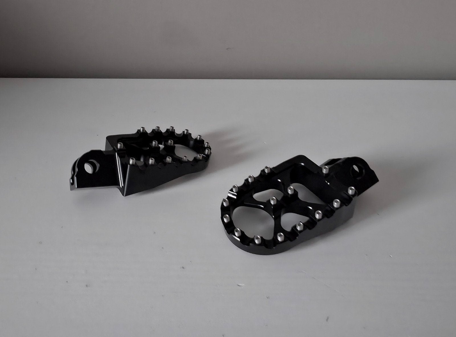 Repose-pieds rally alu CNC - CFMOTO 450 MT, Enlèvement ou Envoi, Neuf