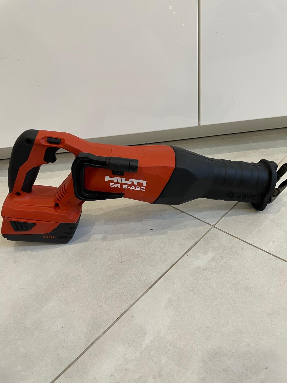 Hilti SR6-A22 sabelzaag (inclusief batterij, oplader nee), Doe-het-zelf en Bouw, Ophalen, Zo goed als nieuw, Zaag, Hilti