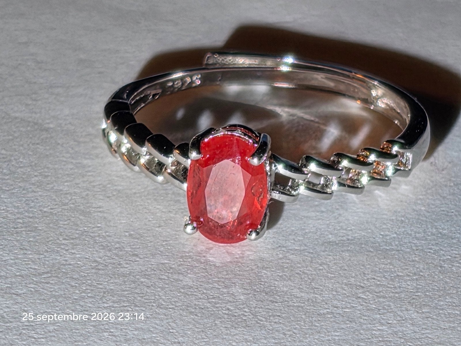 925 sterling zilveren ring met saffier uit Mozambique, Ophalen, Nieuw, Met edelsteen, Dame