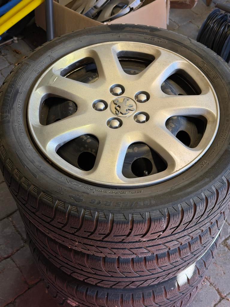 4 velgen met winterbanden michelin Peugeot 206, Ophalen, Zo goed als nieuw
