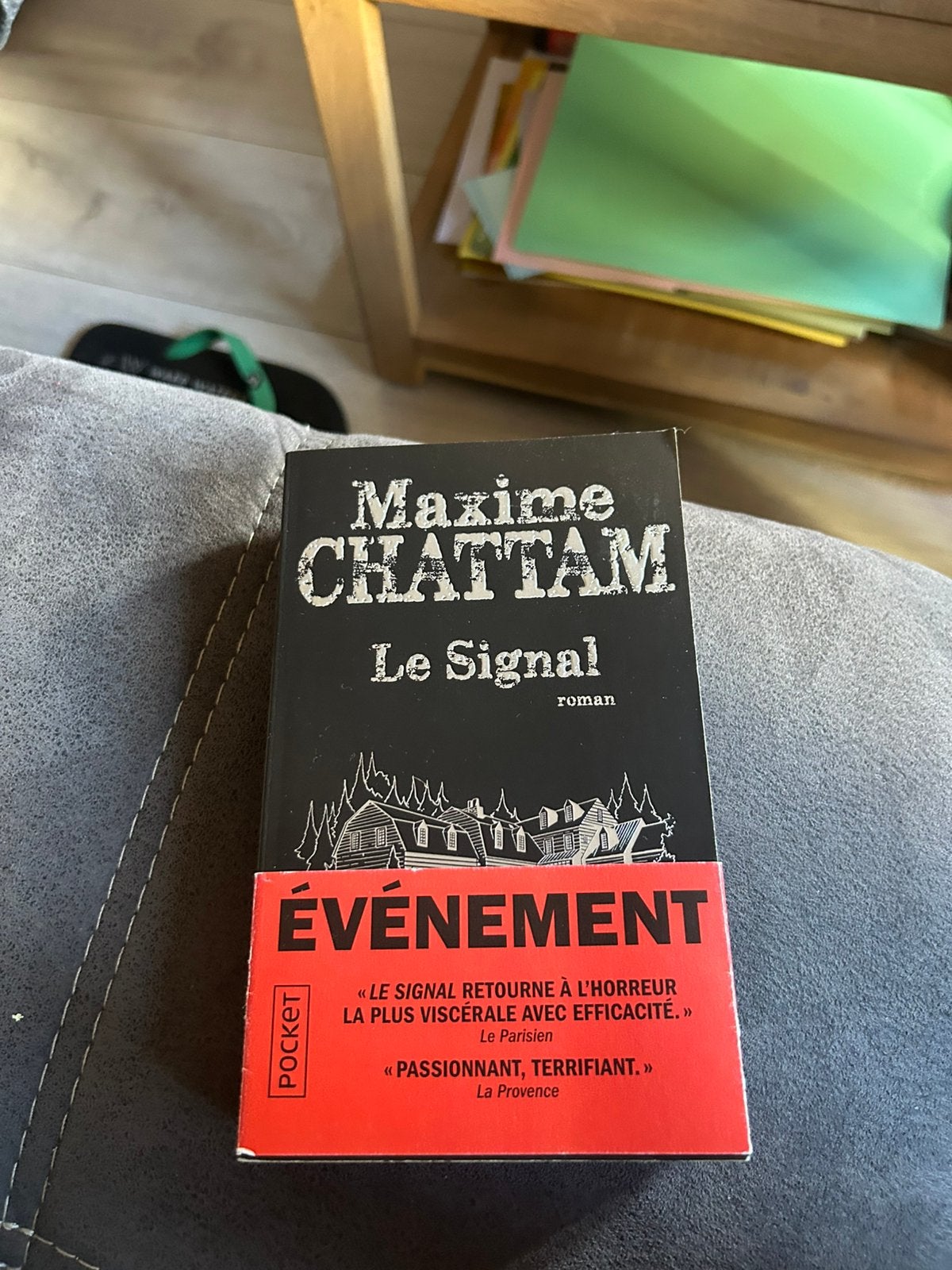 Maxime Chattam - Le signal, Verzenden
