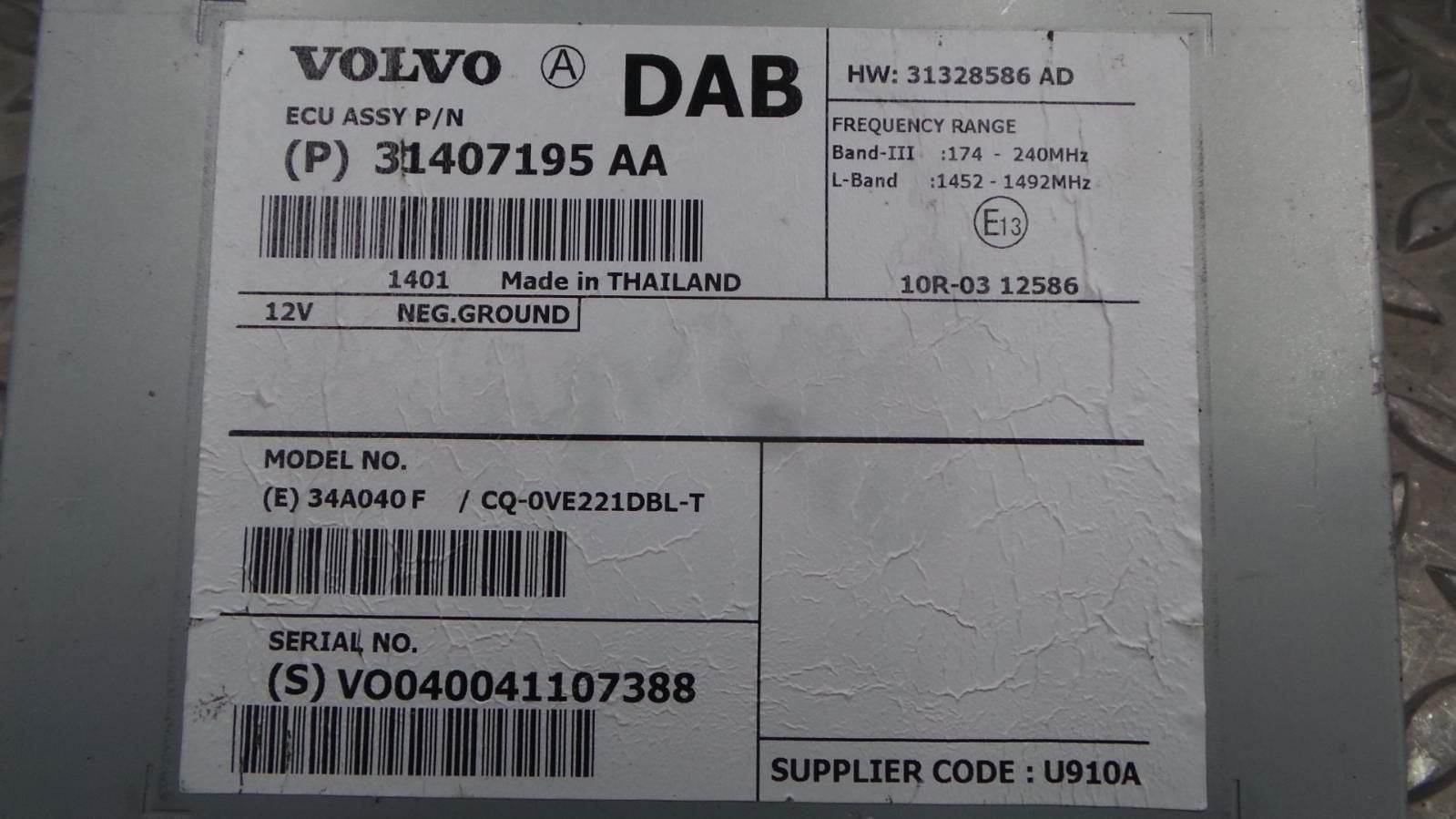 VOLVO V40 CROSS COUNTRY RADIO 31407195 2014, Ophalen of Verzenden, Gebruikt, ARN erkend
