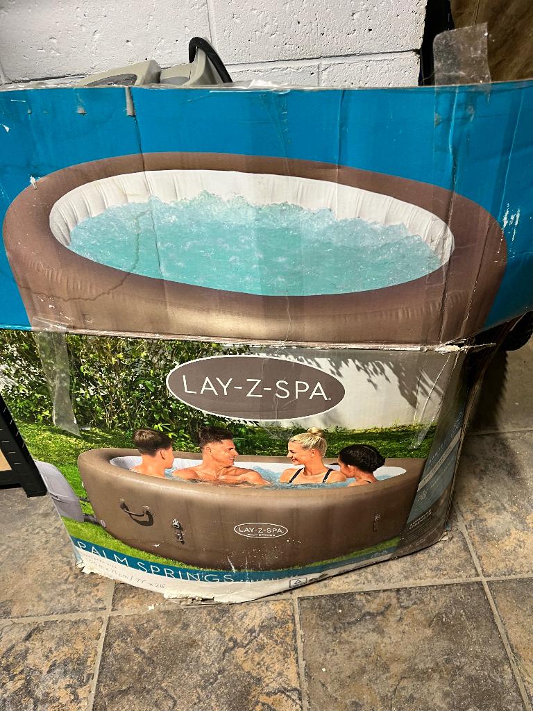 Jacuzzi Bestway, Ophalen, Zo goed als nieuw, Pomp, Opblaasbaar