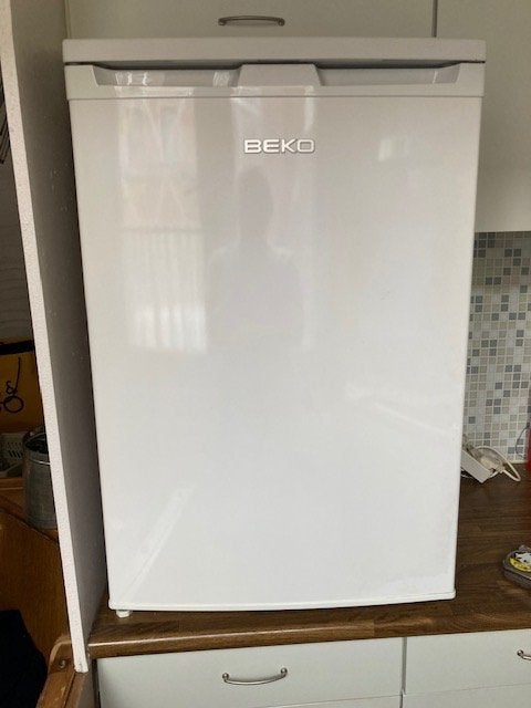 Koelkast met vriesvak Beko TSE 1282 tafelmodel, Ophalen, Minder dan 85 cm, 100 tot 150 liter, Zo goed als nieuw