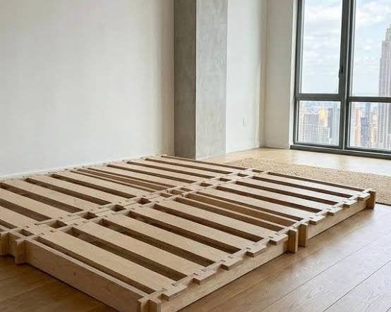 Gezocht: Groot, stevig bed of lattenbodem (Regio Bredene), Huis en Inrichting, Ophalen, Zo goed als nieuw