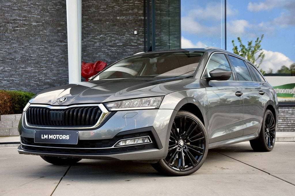 Skoda Octavia DSG - *AUTOMAAT* VIRTUAL COCKPIT * KEYLESS *, Auto's, Gebruikt, Bedrijf, 5 deurs, 3 cilinders