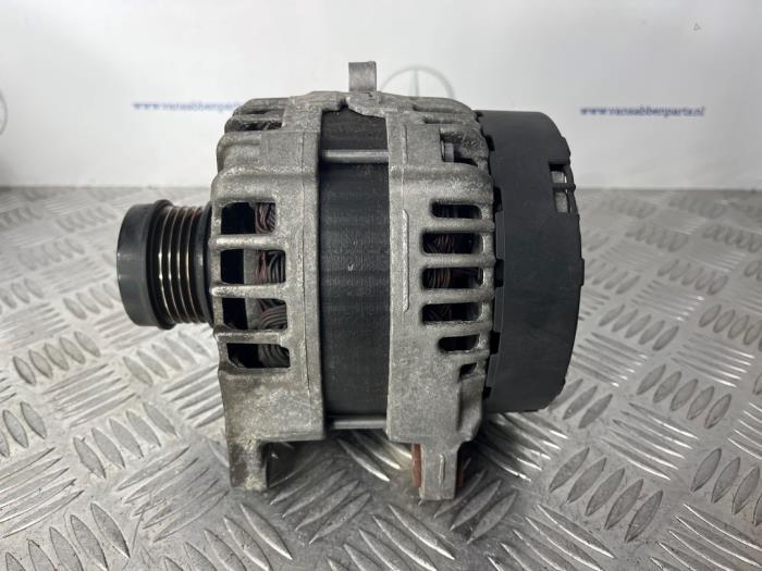 Dynamo d'un Mercedes GLA, -, 3 mois de garantie, Utilisé, -