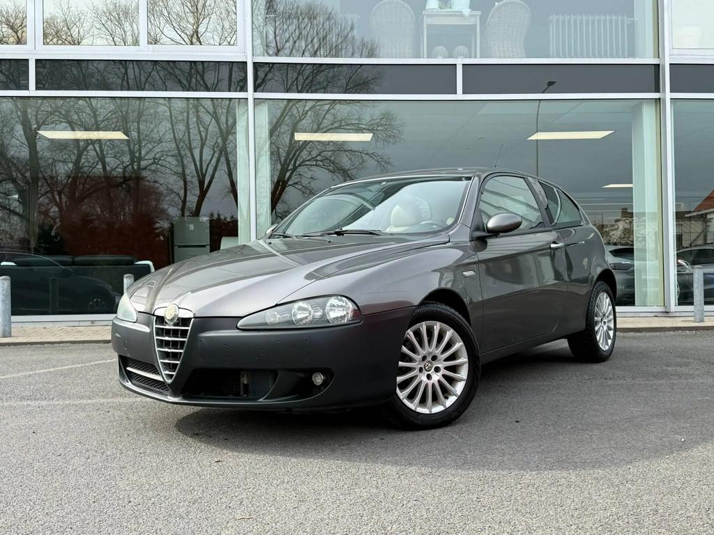Alfa Romeo 147 1.9 JTD Black Line / CLIM / CUIR / RÉGULATEU, Autos, Cuir, Argent ou Gris, Achat, Beige