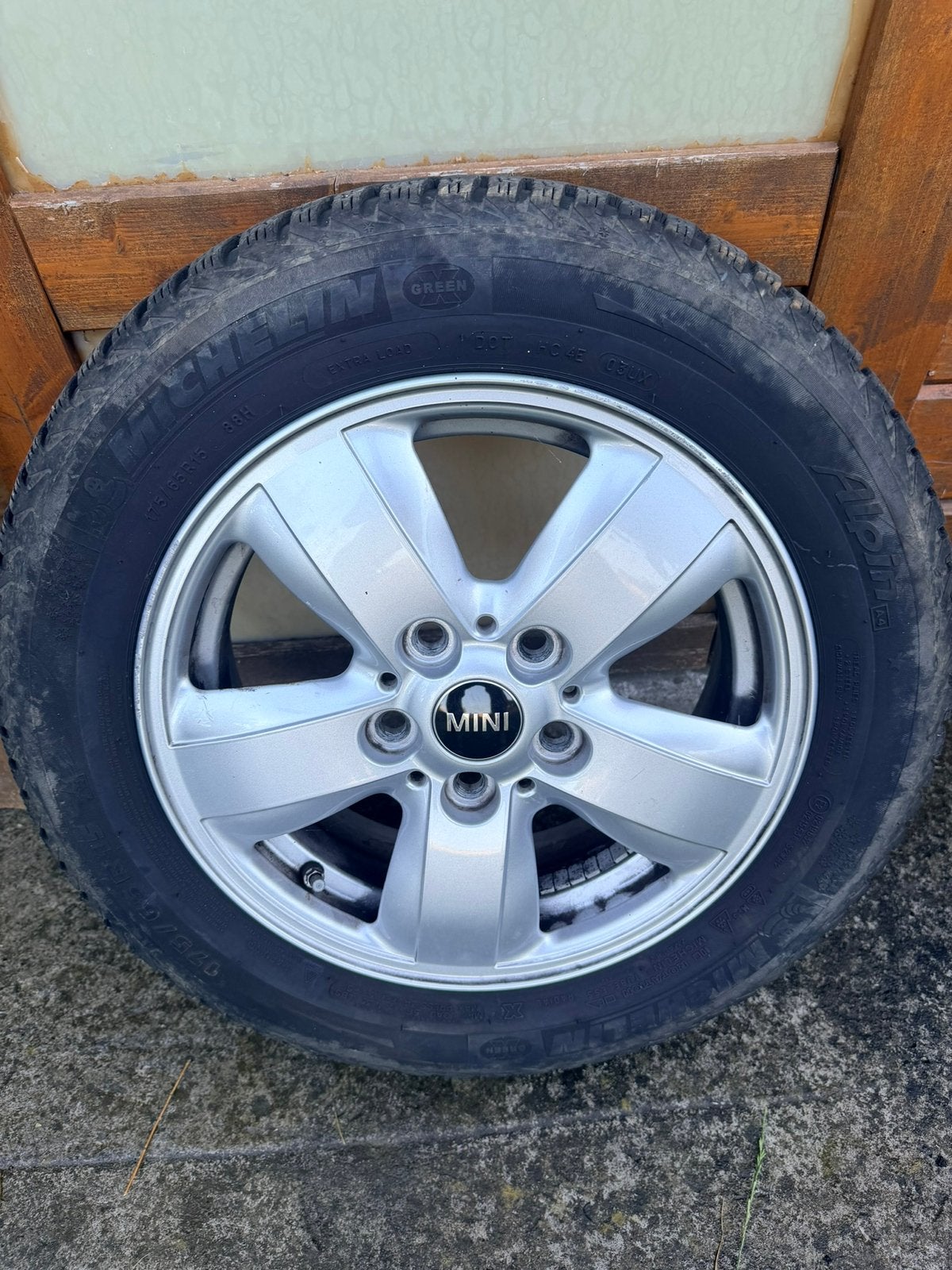 4 jantes 15 ” Mini Cooper Cabrio monter avec pneus neige, Autos : Pièces & Accessoires, Pneus & Jantes, 15 pouces, Pneus et Jantes