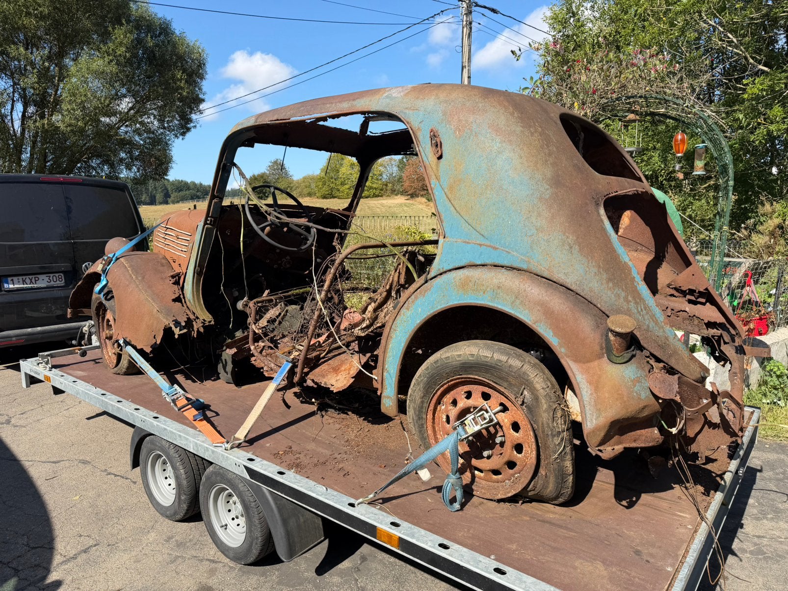 Wrak van de Renault NovaQuatre uit 1938, foto 8