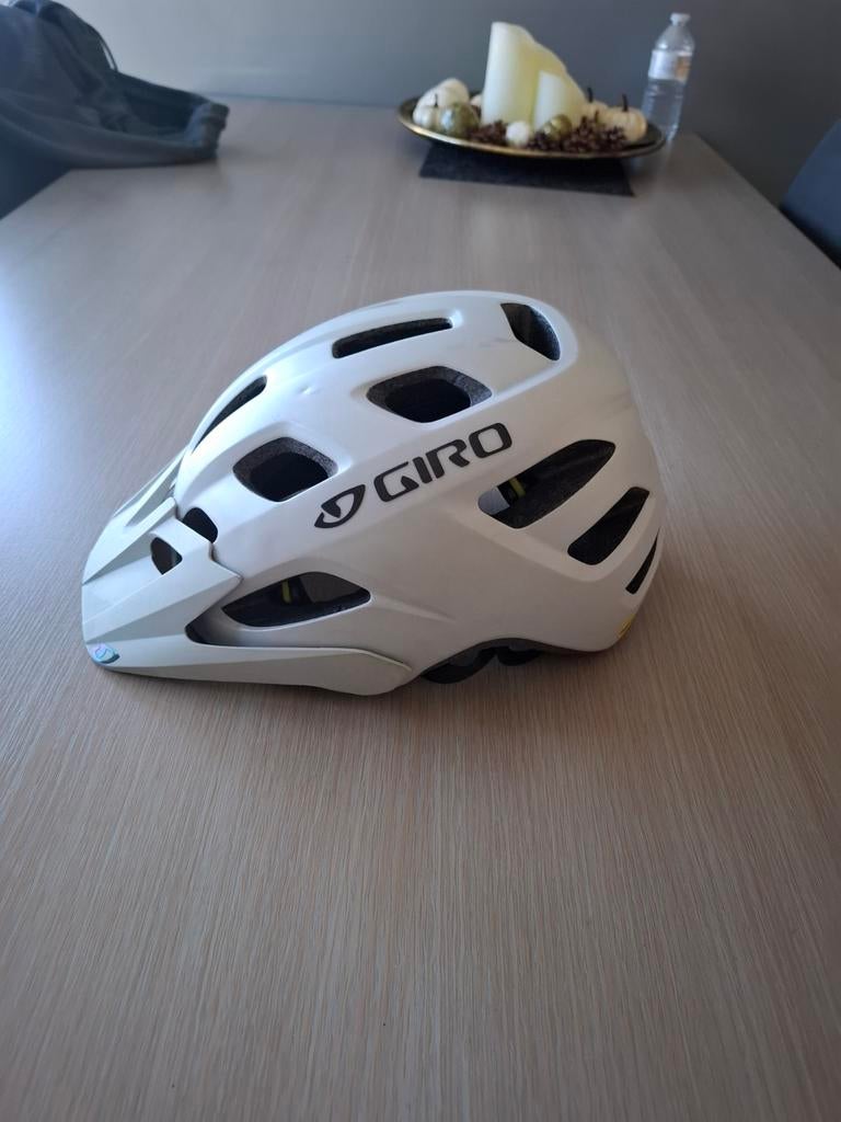 Giro fietshelm, Fietsen en Brommers, Ophalen