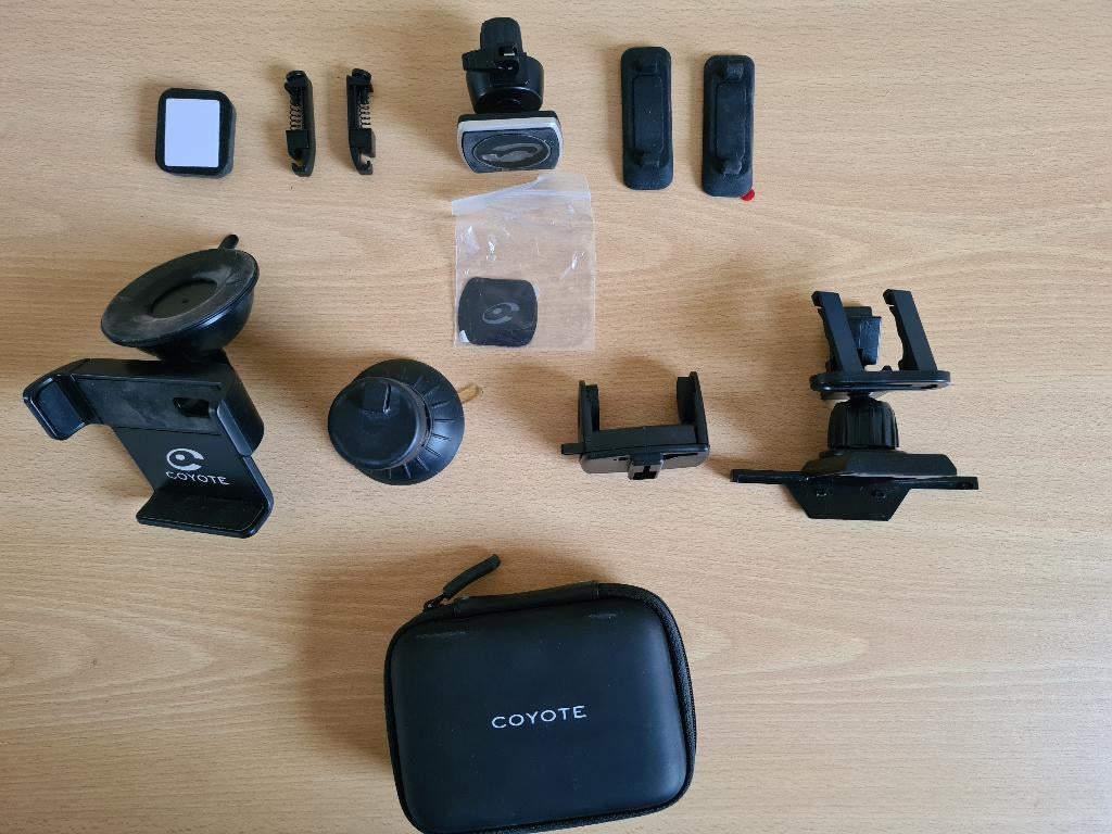 Assortiment de support et housse rigide Coyote mini, Autos : Divers, Navigation de voiture, Enlèvement, Comme neuf