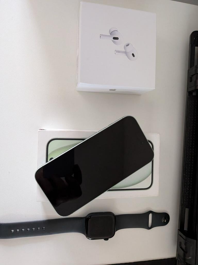 Apple iPhone 15 + Apple Watch 9 + Airpods 2 Pro, Télécoms, Téléphonie mobile | Apple iPhone, Enlèvement, IPhone 15