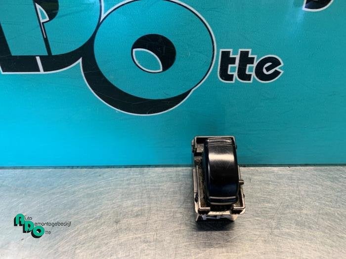 Commutateur vitre électrique d'un Chevrolet Lacetti (Lacett, -, 3 mois de garantie, Utilisé, -