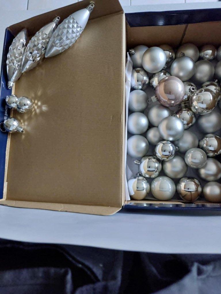 Kerstballen  3 dozen vol, Ophalen, Zo goed als nieuw